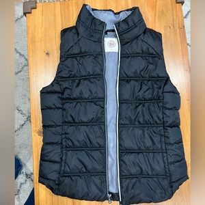 Black puffer vest